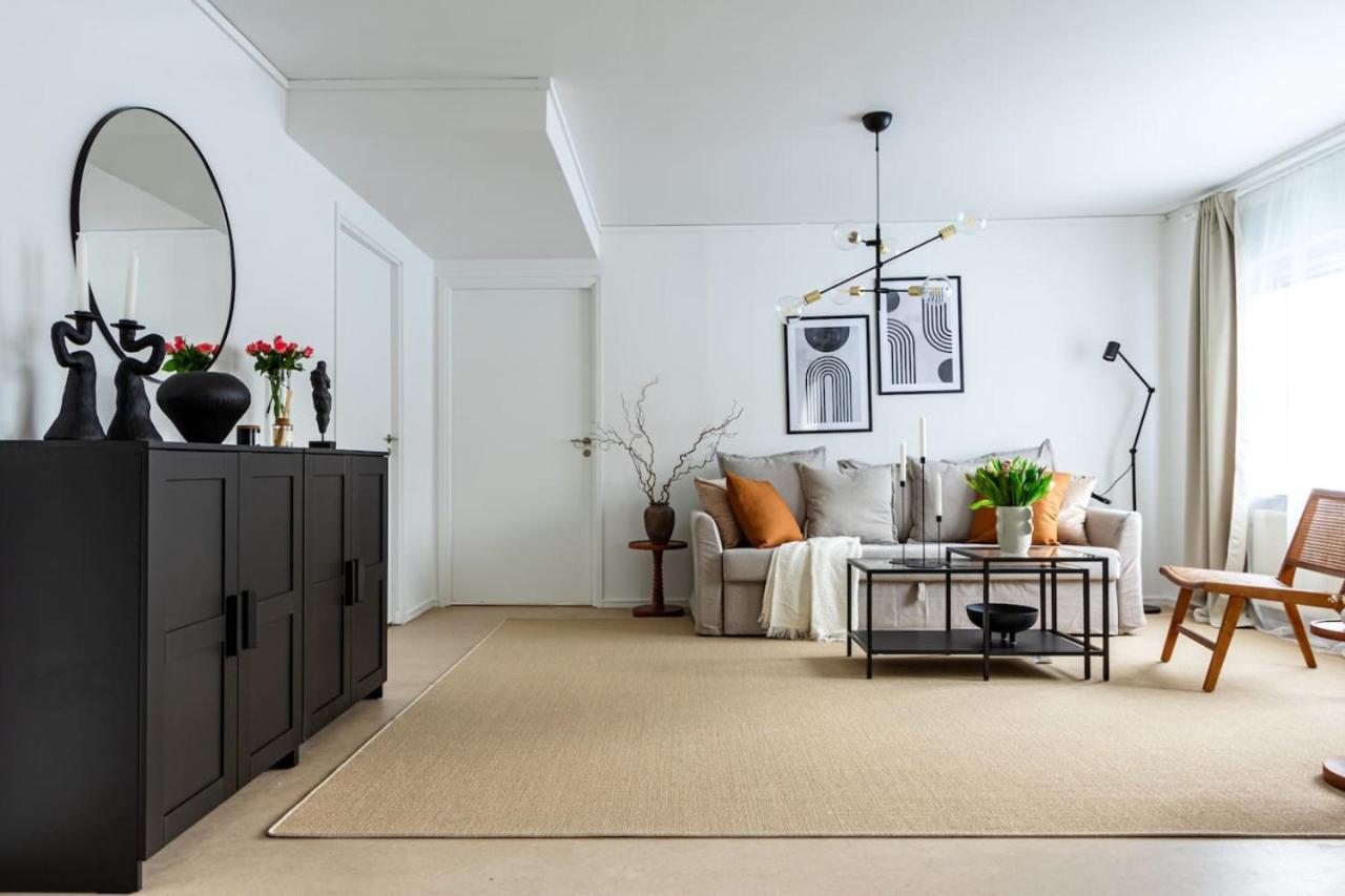 Budget Comfort On Trendy Soedermalm สต็อกโฮล์ม ภายนอก รูปภาพ